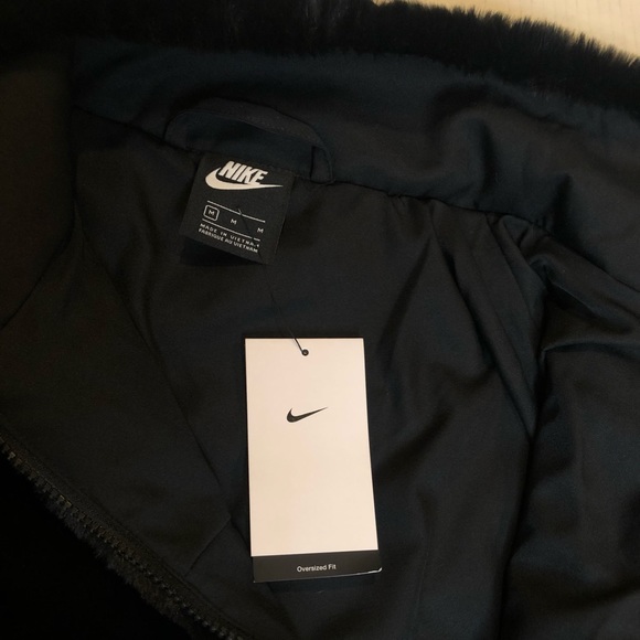 Nwt Womens Nike Sportswear Black Oversized Swoosh fuzzy Fleece Jacket sz: m $175 - Picture 3 of 8